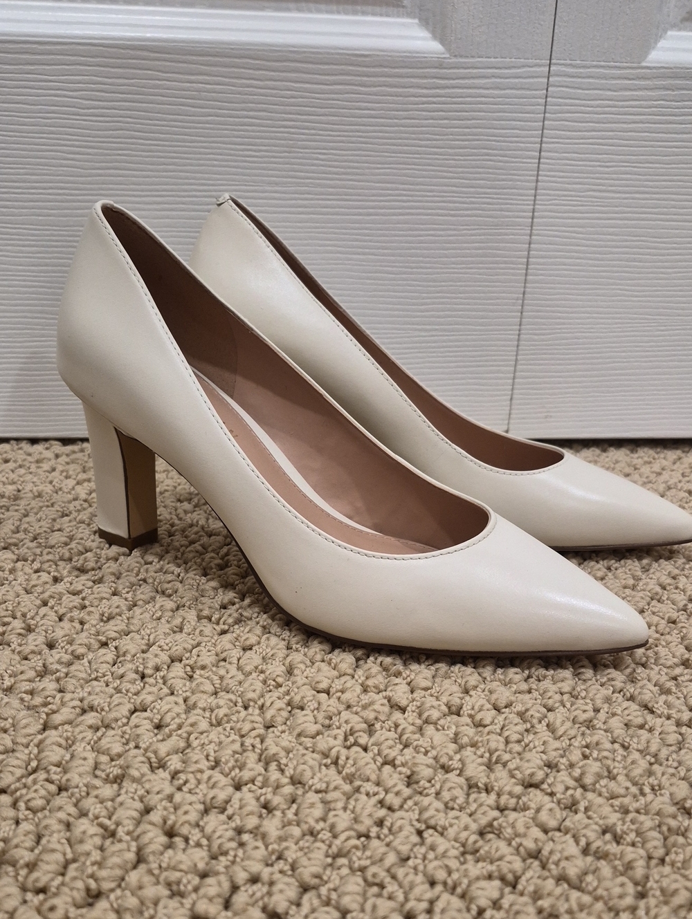 Cole Haan Cream Pointed Toe Block Heel Pumps Size 5